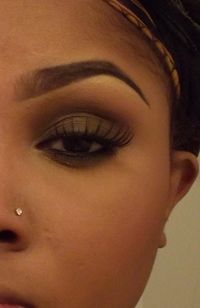 She does the most natural brows on the net! Love the eye look too!