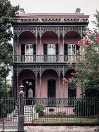 New Orleans Garden District mansion Prints come unframed and are printed on premium, professional, archival paper which is guaranteed to last 100 years in normal household viewing conditions. Please note that the resolution has been reduced for web viewing purposes. Your purchased print will be a high-resolution copy. If you are looking for a different size, let me know! Purchasing an image does not transfer the rights for reproduction, they are copyright protected and may not be reproduced with