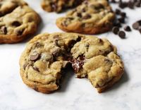 The BEST Chocolate Chip Cookie Recipe. How to make the best chocolate chip cookies in the world. These are hands down the most perfect chocolate chip cookies! Tips and tricks for making the best chocolate chip cookies. www.modernhoney.com #cookie #cookies #chocolatechipcookie #chocolatechipcookies #homemade #cookierecipe #bestchocolatechipcookies