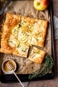 5 Ingredient Apple and White Cheddar Tart