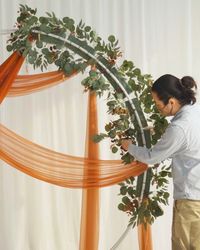 How to Decorate a Wedding Arch | Try this DIY Wedding Decor Hack – Ling's Moment