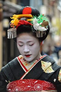 Misedashi of Maiko Momika from the Yamaguchi Okiya. Pontocho February, 2017. Her onee-san is Geiko Momiyuki from the same okiya.