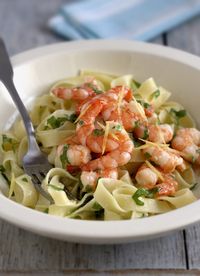 Low-Gi and full of fresh, punchy flavours, this prawn fettucini dish is the perfect lunch or a light dinner, plus, it's ready in just 15 minutes.