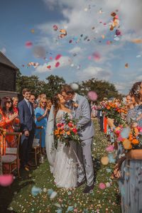 Hitchin Barn Wedding The Wardette Studio Confetti Throw #wedding #confetti