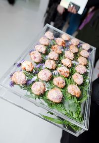 Canape trays decorated with flowers - Estee Lauder