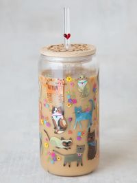 Look at the little red heart on the straw! A cat iced latte cup makes life more fun!