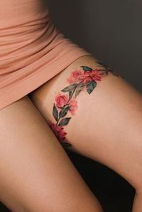 30 Elegant Thigh And Hip Tattoos To Level Up Your Sexiness And Charm#30ElegantThighAndHipTattoosToLevelUpYouSexinessAndCharm