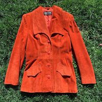 "🧡 The Perfect Fall Leather Jacket 🧡  * great vintage condition  * missing belt * made in Uruguay * snap buttons  * 2 pockets * suede leather * lined * amazing collar! * heavy Medium/Small 16.75\" shoulder to shoulder  24\" sleeve 31.5\" waist (buttoned up) tags: vintageforsale throwback cottagecore grandmacore grannychic cottage fae faecore #70svintage #vintageleatherjacket #vintagesuede #70sjacket #70sleather vintageleather 70sleatherjacket"