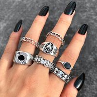 Origin: CN(Origin)Metals Type: Zinc AlloyGender: UnisexMaterial: MetalStyle: PunkRings Type: Wedding BandsShape\pattern: HEARTCompatibility: All CompatibleFunction: Mood TrackerModel Number: 1015Fine or Fashion: FashionItem Type: RingsStyle: vintageColor: Silver