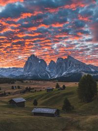 Thomas Müller, sunrise in the dolomites - Italy, Europe)