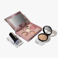 Time to simplify your everyday makeup! Laura Geller's Daily Routine Kit has everything you need...at a fantastic value!
What's inside 👀:
😉 Fan-fave foundation
💕 Beautiful marbleized blush
⭐️ Illuminating highlighter
🖌️ Versatile kabuki brush