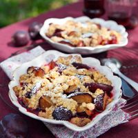 Rezept: Zwetschgen-Crumble mit Mascarpone-Creme