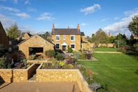 5 bedroom detached house for sale in Park Lane, Harpole, Northamptonshire, NN7