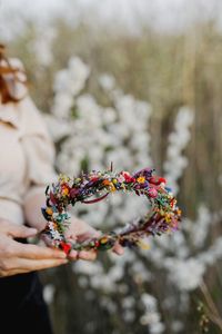 Colourful bridal flower hair wreath in meadow style. Perfect for brides, bridesmaids or for proms, other events or just everyday look. The flower headpiece is made of artificial and preserved flowers, leaves, grass, wire, ribbon and other trinkets used for arranging. Photo: top-art.sk Lightweight, durable and long-lasting flower headpiece. When stored in dry and dark place, our products last 10-15 years. We can also make you other matching accessories. Please message me for more information. :)