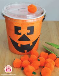 fall fine motor activities - feed the jack-o-lantern activity. Seven fun and exciting ways to work on fine motor skills this fall. Halloween themed fine motor activity ideas for preschool,pre-k, kindergarten, tot school, and early childhood education.