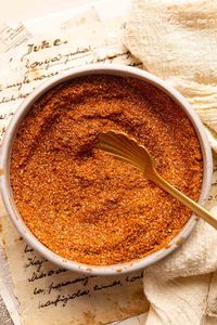 Meet the beloved Red Robin seasoning - a savory blend of spices that's so versatile you can use it on almost all savory dishes. Made using simple ingredients in under 5 minutes. What you need to know about this recipe is that it tastes almost exactly like the real deal from Red Robin restaurant. However, you can enjoy it in the comfort of your home. Sprinkle some of this Red Robin seasoning magic onto your favorite comfort food and enjoy a flavor-packed meal with little effort