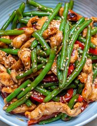 Make this Sesame Chicken Stir-fry on those Busy Back to School Nights! | Clean Food Crush