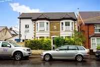 1 bedroom flat for sale in Charles Street, Petersfield, GU32