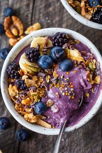 Here is a homemade Acai Bowl recipe that is quick to whip up, customizable, and full of antioxidants. Vegan and gluten-free.