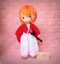 Personaje de animé Samurai X en amigurumi