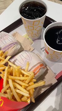 #aesthetic #comida #salida #amigas #amix #mcdonalds #2024