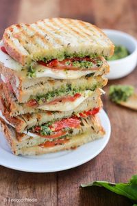 Homemade Grilled Mozzarella Sandwich with Walnut Pesto and Tomato that's easy to assemble and bursting with flavor - lunch never looked so good! | Pesto Sandwich | Mozzarella Sandwich | Italian Sandwich | #mozzarella #sandwich #pesto #cheese #feelgoodfoodie