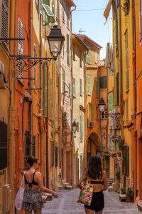 Menton is one of the most colorful towns on the French Riviera that will fill you with positive energy, good food, and… lots of lemons! 🍋🍋 Whether you want to explore a picturesque old town, relax on a beach, admire breathtaking views, or take part in a unique festival – you’ll find it all in there! 🤩 Click the link and discover what to do in Menton, France on our blog 🇫🇷➡️