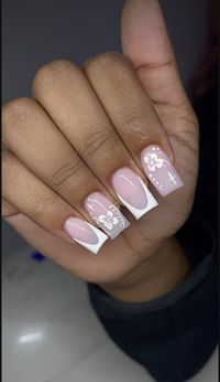 On Nails Tips White French & flower Pattern Acrylic Fake Nail,Fit Perfectly & Medium Length Design #nail #nailidea #fakenail #naildesign #nailart #frenchtipnails #acrylicnaildesigns #2024nailtrends #paternnail #pinknailcolors