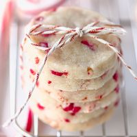 Peppermint Shortbread Cookies • Easy Recipe!