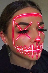 26 Cool But Obscure Halloween Makeup Ideas 4