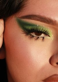 elle on Twitter: "Something about green shadow just makes me feel POWERFUL… "