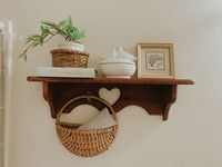 #thriftedhomedecor #thrifted #thriftstorefinds #basket #shelf #books