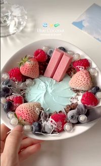 dry yogurt , food , ideas , aesthetic, light , mood , healthy , low cal , snack , yogurt bowl , fruits , breakfast , summer , xiaohongshu , pretty , diet , homemade , dessert ,  trending , cbeauty , dehydrated , inspo , chinese