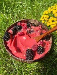 Enjoying a delicious and colourful bowl of smoothie goodness.🍇 under the warm summer sun!🌼 Perfect for a refreshing treat to brighten up the day!🥥  Love plant-based eats? Follow me for daily vegan recipes🌿 and delicious food ideas!✨  #dreamy #aesthetic #aestheticfoods #cozy #foodphotography #foodie #healthyfood #healthyeating #delicious #cleaneats