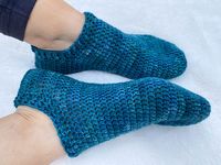 Easy Crochet Ankle Socks (Free Pattern)