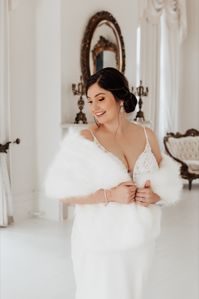 IVORY BRIDAL FAUX FUR SHAWL (LILIAN IVY07) Order Number: 2152857288 Photographer: Madison Camille Photography @madisoncamillephotography