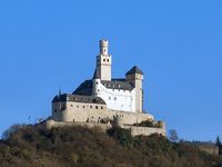 Uma das inspirações para o Burg Wasserstrich. Pode-se ver que também é um castelo no topo da colina.