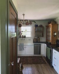 A rare kitchen view 🤎 . . , , . . . . . . . . . #kitchen #myflippingvintage #cottagecoreaesthetic #vintagefarmhousestyle #cottagehome #fleamarkethomeandliving #fleamarketdecor #cottagedecor #primitivedecor #vintagefarmhousefinds #vintagefarmhouse #countrystylehome #antiquefarmhousedecor #countryprimitives #englishcottagestyle #cottagecore me eh be a c#americanfarmhousestyle #oldhomelove #myhomesweetvintagehome #simpleclassichome #wearehomemakers