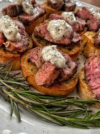 Garlic Bread Steak Bites