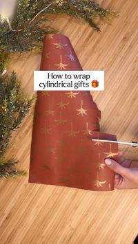 Gift Wrapping ideas. Save it to have it when you nedd it. #christmas #giftwrapping #christmas2023 #gifts #wrapping credit: makelifesimpler