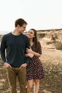 Engagement Session Inspiration | Couples Photography | Eastern Washington engagement Session #pnwweddingphotographer