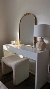 aesthetic vanity, vanity set up, simple vanity, elegant vanity set up, makeup vanity, vanity organization, makeup vanity ideas, makeup vanity decor