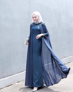 Dress Gaun Bridesmaids Hijab di Instagram "Inspire... - #Bridesmaids #di #dress #Gaun #hijab #Inspire #Instagram Gaun Bridesmaid Hijab, Bridesmaids Hijab, Fesyen Islam, Kebaya Modern Dress, Hijab Dress Party, Stile Hijab, Dress Pesta, Kebaya Dress, Muslimah Dress