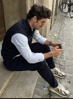 Men Classy Outfits, Classic Photography, Outfits Hombre, Mens Trendy Outfits, Mens Casual Dress Outfits, Men Stylish Dress, Mens Outfit Inspiration, Understated Luxury