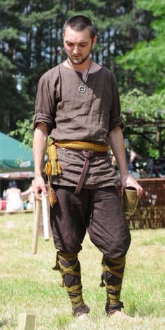 Viking Wear Men, Mens Larp Clothing, Celtic Men Clothing, Viking Outfit Reference, Viking Male Clothing, Norse Fashion Male, Viking Outfit Inspiration, Celtic Outfit Men, Viking Larp Costumes