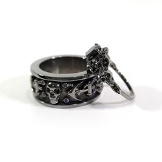 Offer - New Gothic Couple Ring Set - Dfine Jewelry Store Emo Wedding, Couple Rings Silver, Skull Couple, Wedding Rings Sets His And Hers, Matching Promise Rings, Gothic Wedding Rings, Skull Wedding Ring, Skull Engagement Ring, Diamond Skull