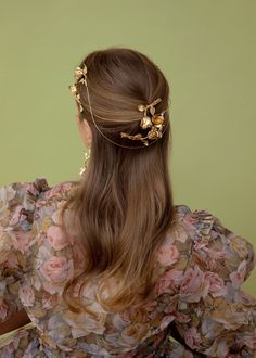 Add a touch of rose to any hairstyle with our super easy to use lightweight Field of Roses Hair Clip. In a gorgeously realistic budding floret, create a dancing scene with one or many around a loose bun, ponytail, or sideswiped hair. Try multiple pieces for an incredibly garden swept look for your wedding day. 14K Gold Plated or Silver Plated. Made in NYC. Wedding Circlet, Loose Bun, Field Of Roses, Vine Earrings, Hair Braiding Tool, Loose Buns, Bun Ponytail, Rose Vine, Messy Curls