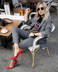 Affordable Work Clothes, Look Working Girl, Chique Outfit, Ideas Clothes, Rock Outfit, Style Rock, Summer Work Outfits, Womens Fashion Edgy, Red High