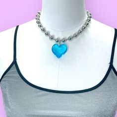 Get Into Your Y2k Grunge Girl Era With This Chunky Silver Metal Ball Chain Choker Necklace Featuring A Crystal Clear Heart Pendant Charm In Blue. This Necklace Makes A Colorful Statement For Casual And Festival Outfits! Be The It Girl With This Stunning Accessory! Total Length Is 17". Holographic Necklace, Weird Accessories, Kitsch Jewelry, Holographic Choker, 30 Aesthetic, Colorful Choker, The It Girl, Movie Ideas, Clear Heart