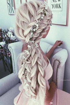 Explore our collection of the most amazing and trendiest wedding hairstyles. We will tell you all about bridal hair tendencies for you to look flawless and be the star of the show on your big day.  #wedding #weddinghairstyles #bride Cute Wedding Hairstyles, Shampoo For Fine Hair, Wedding Hair Inspiration, Long Blonde, Wedding Hairstyles For Long Hair, Long Blonde Hair, Wedding Hair And Makeup, Hair Pictures, Gorgeous Hair